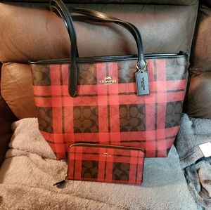 HELD UNTIL 11/24 for alleykatt5150.